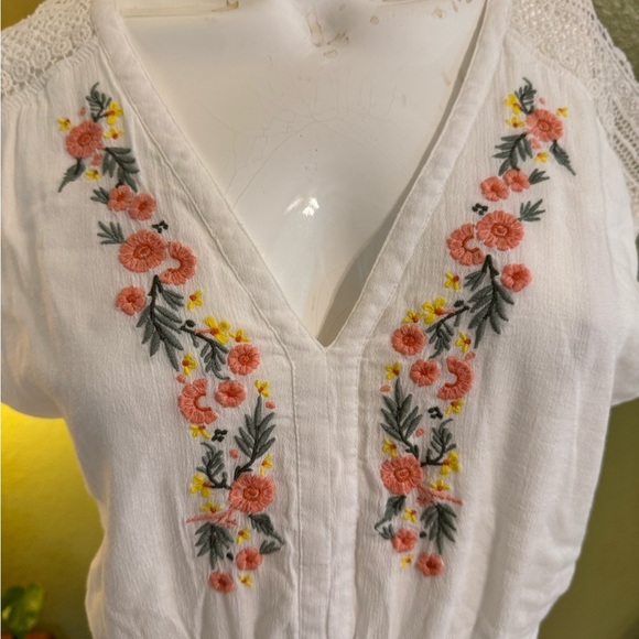 Abercrombie & Fitch White Floral Embroidered Romper - Picture 9 of 11